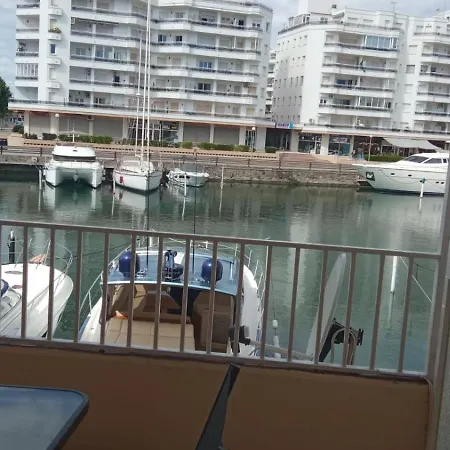 Apartman Empuribrava *